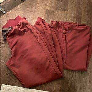 FIGS Dark Cherry Rafaela Top (XXS) & Zamora Joggers (XS-petite)